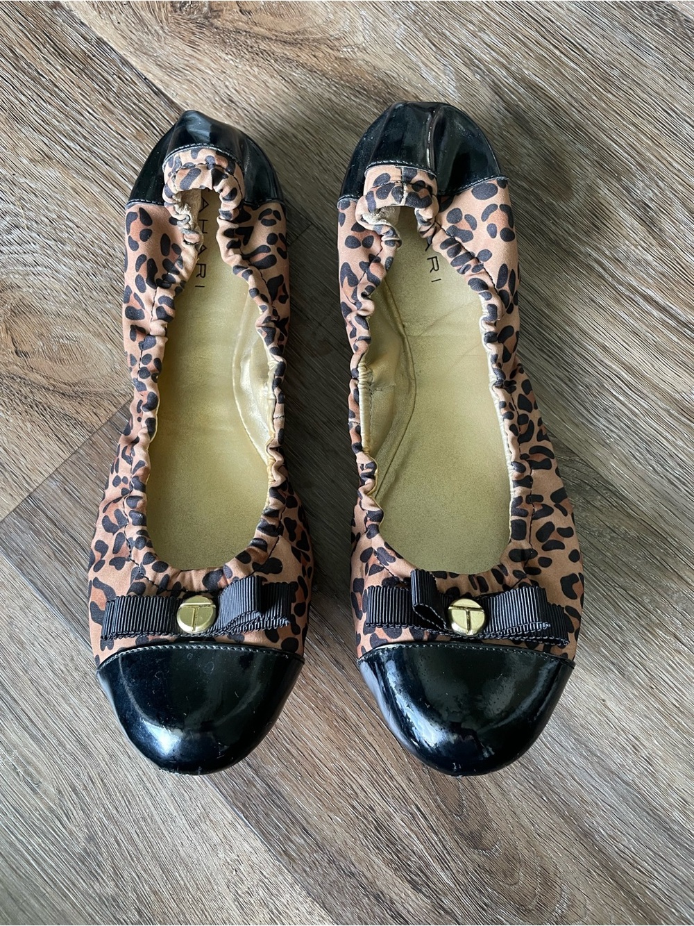 Tahari - Leopard Print Black Cap-Toe Ballet Flats - Size 8